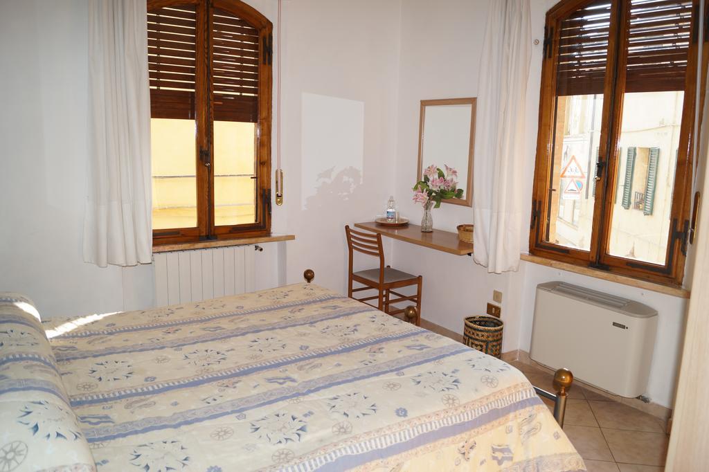 Hotel Il Pozzo Della Citerna à Castelnuovo Berardenga Chambre photo