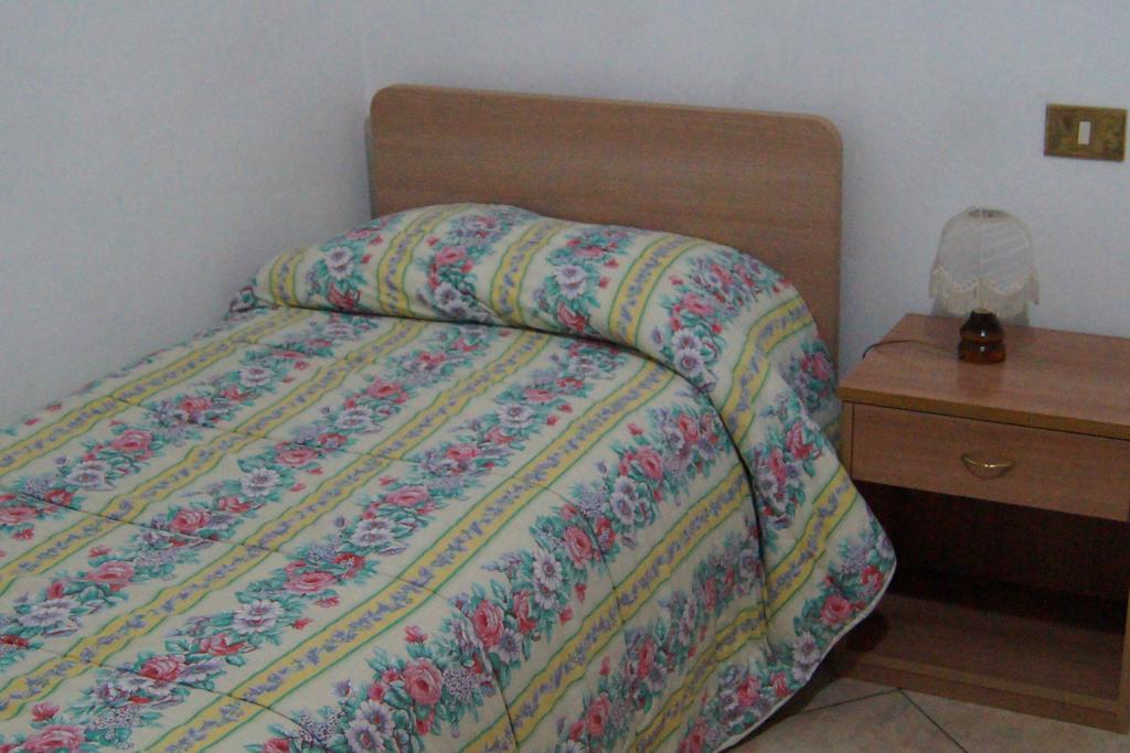 Hotel Il Pozzo Della Citerna à Castelnuovo Berardenga Chambre photo