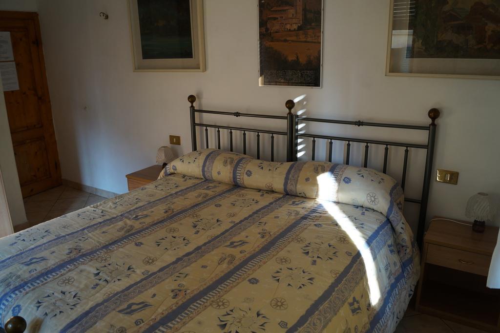 Hotel Il Pozzo Della Citerna à Castelnuovo Berardenga Chambre photo